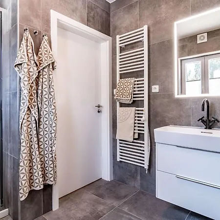 Holiday Lakeside Village 42 By Interhome